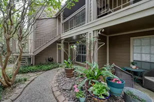 1860 White Oak Dr, Houston, TX 77009 - Photo 3