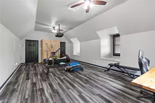 704 Heritage Oaks Dr, Angleton, TX 77515 - Photo 19