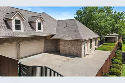 704 Heritage Oaks Dr, Angleton, TX 77515 - Photo 29