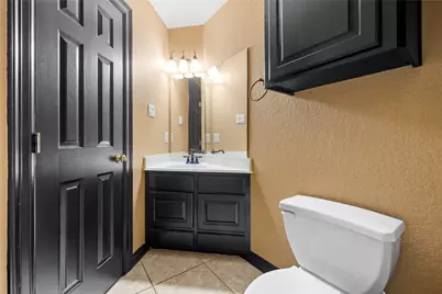 704 Heritage Oaks Dr, Angleton, TX 77515 - Photo 17