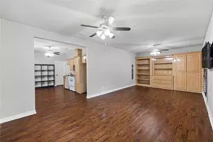 704 Heritage Oaks Dr, Angleton, TX 77515 - Photo 23