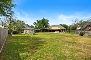 704 Heritage Oaks Dr, Angleton, TX 77515 - Photo 27