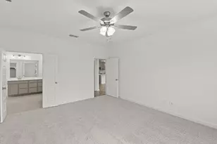 4542 Blue Mountain Laurel St, Pinehurst, TX 77362 - Photo 5