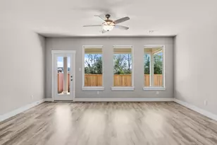 4542 Blue Mountain Laurel St, Pinehurst, TX 77362 - Photo 5