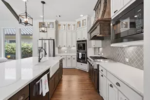23711 Thortons Park Ln, Spring, TX 77389 - Photo 11