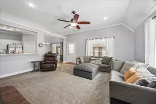 202 W Larkspur Dr, Alvin, TX 77511 - Photo 11