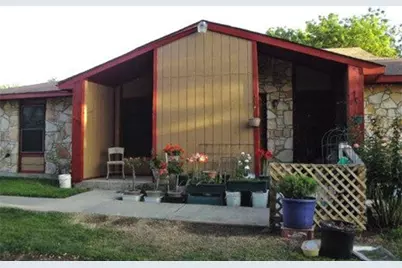 3100 Avenue Q, Hondo, TX 78861 - Photo 1