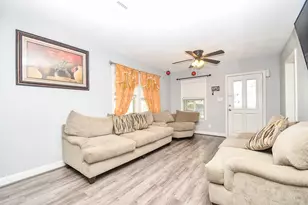 1607 Sylvester Rd, Houston, TX 77009 - Photo 19