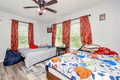 1607 Sylvester Road, Houston, TX 77009 - Photo 25