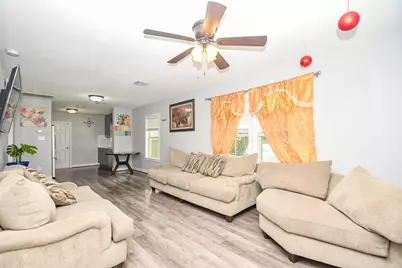 1607 Sylvester Road, Houston, TX 77009 - Photo 9
