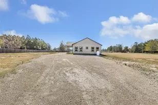 111 County Road 5122, Cleveland, TX 77327 - Photo 5