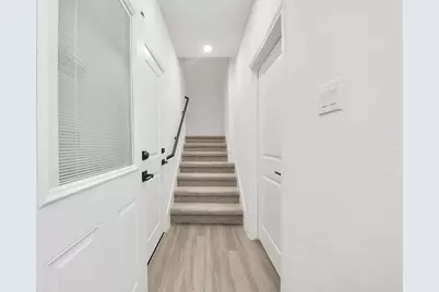 5103 Mallow Street #B, Houston, TX 77033 - Photo 23
