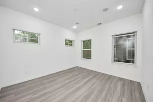 5103 Mallow St, Houston, TX 77033 - Photo 17