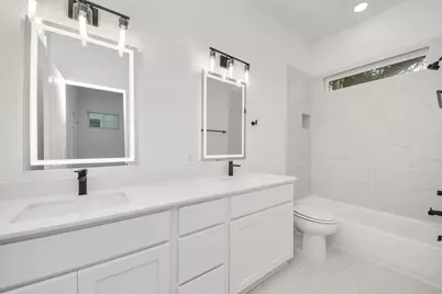 5103 Mallow Street #B, Houston, TX 77033 - Photo 21