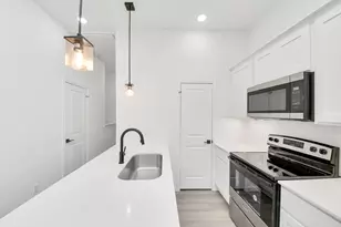 5103 Mallow St, Houston, TX 77033 - Photo 11