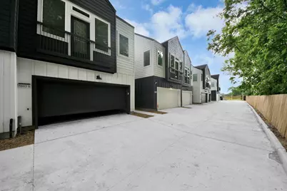5103 Mallow Street #B, Houston, TX 77033 - Photo 31