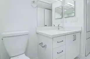 7555 Katy Fwy, Houston, TX 77024 - Photo 19
