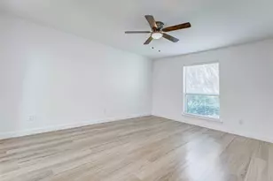 7555 Katy Fwy, Houston, TX 77024 - Photo 21