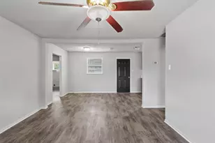 815 Rugeley St, Bay City, TX 77414 - Photo 3