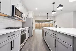 3405 Knighton Hill Dr, Houston, TX 77025 - Photo 11