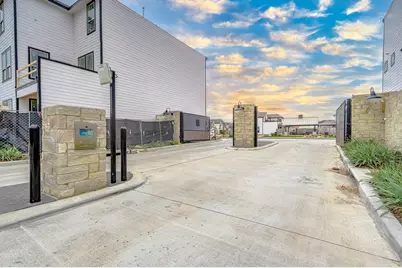 3405 Knighton Hill Drive, Houston, TX 77025 - Photo 3