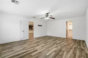8131 Warren Rd, Houston, TX 77040 - Photo 13