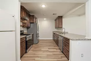 8131 Warren Rd, Houston, TX 77040 - Photo 7