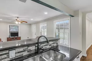 3702 Travis Dr, Beaumont, TX 77703 - Photo 13