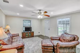 3702 Travis Dr, Beaumont, TX 77703 - Photo 9