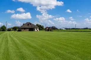 722 Bunkhouse Trail, Angleton, TX 77515 - Photo 19