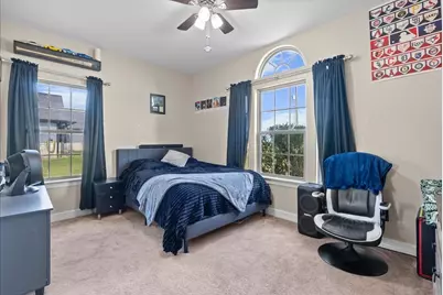 722 Bunkhouse Trail, Angleton, TX 77515 - Photo 23