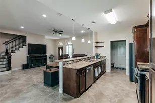 722 Bunkhouse Trail, Angleton, TX 77515 - Photo 5