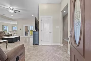 722 Bunkhouse Trail, Angleton, TX 77515 - Photo 5