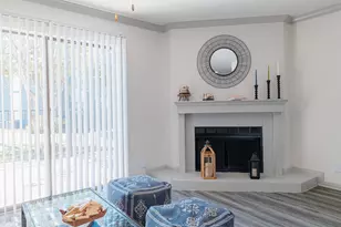 200 Hallow Tree Ln, Houston, TX 77090 - Photo 3
