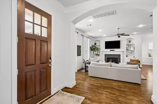 1303 Bobbitt Manor Ln, Houston, TX 77055 - Photo 9