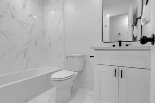 8629 Homewood Ln, Houston, TX 77028 - Photo 11