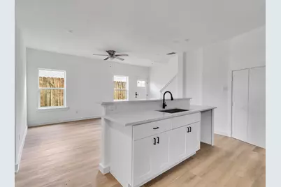 8629 Homewood Lane Unit B, Houston, TX 77028 - Photo 3