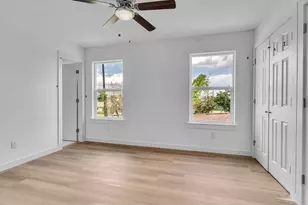 8629 Homewood Ln, Houston, TX 77028 - Photo 9