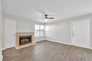 900 Holly Dr, Conroe, TX 77301 - Photo 1