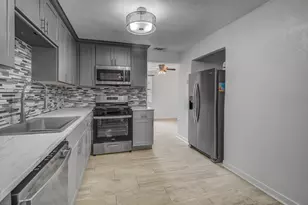 2128 59th St, Galveston, TX 77551 - Photo 19