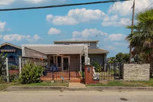 2128 59th St, Galveston, TX 77551 - Photo 9