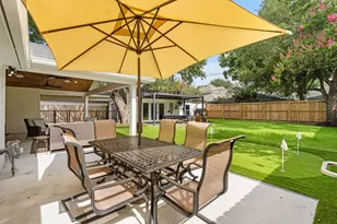 13926 Barryknoll Ln, Houston, TX 77079 - Photo 11