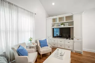 218 E 27th St, Houston, TX 77008 - Photo 9