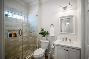 218 E 27th St, Houston, TX 77008 - Photo 13