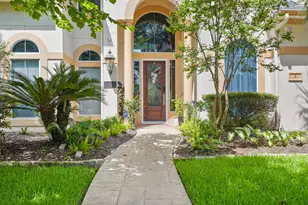 5 Camden Ct, Sugar Land, TX 77479 - Photo 3