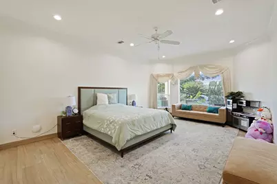 5 Camden Ct, Sugar Land, TX 77479 - Photo 17