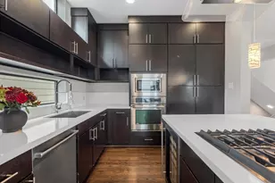 5638 Petty St, Houston, TX 77007 - Photo 9