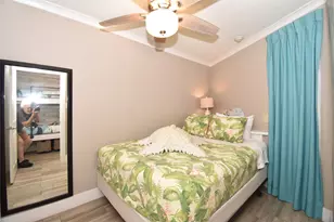 6102 Seawall Blvd, Galveston, TX 77551 - Photo 9