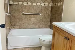 5030 Valleyview Dr, La Porte, TX 77571 - Photo 15