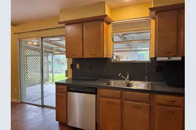 304 Brigadoon Lane, Friendswood, TX 77546 - Photo 7